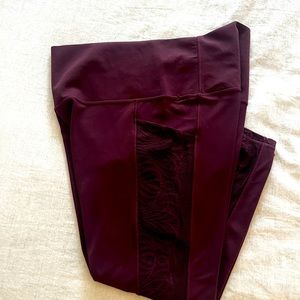 Athleta Salutation Stash 7/8 Tights
